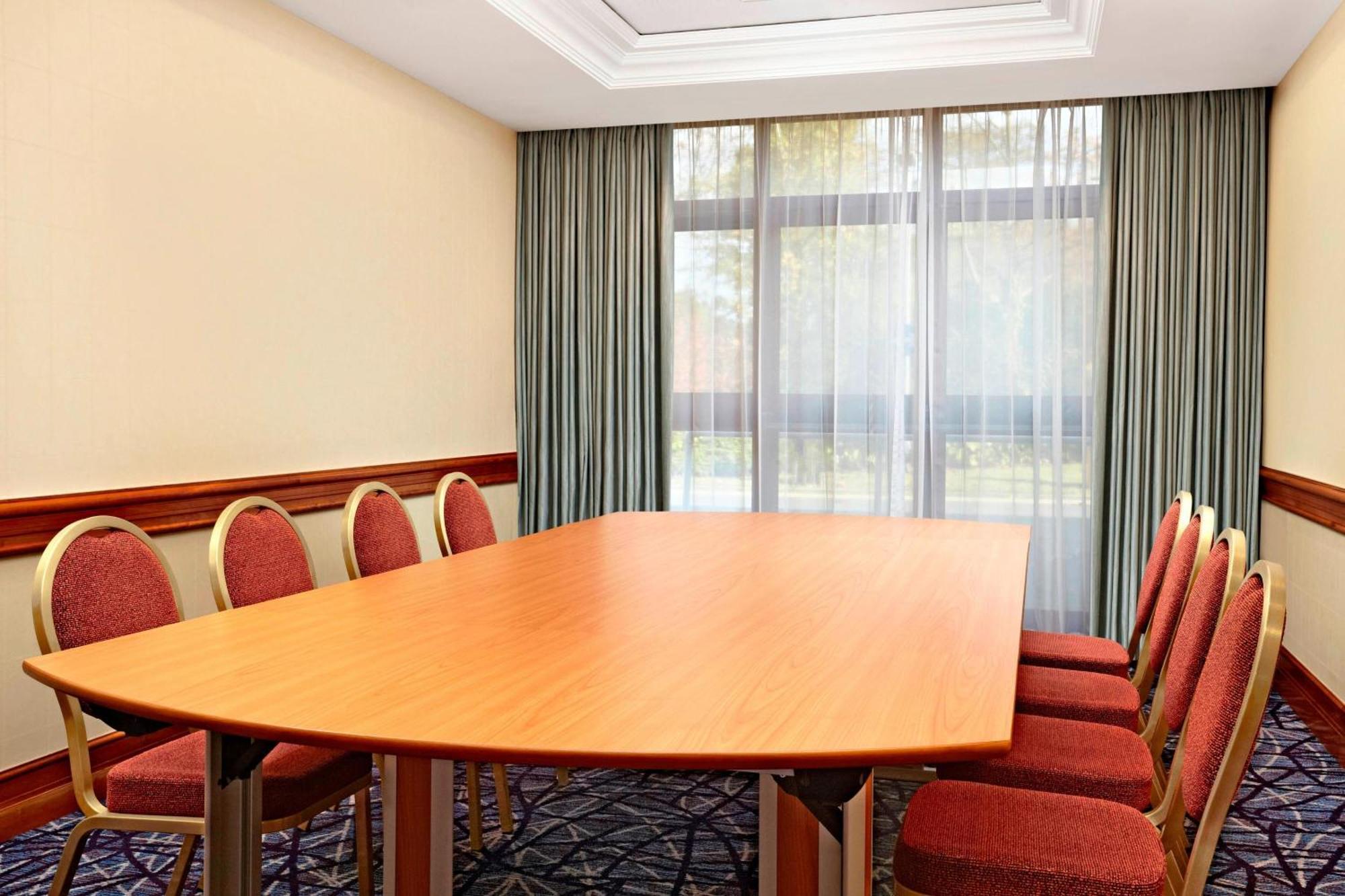 Sheraton Skyline Hotel London Heathrow Hillingdon Exteriör bild